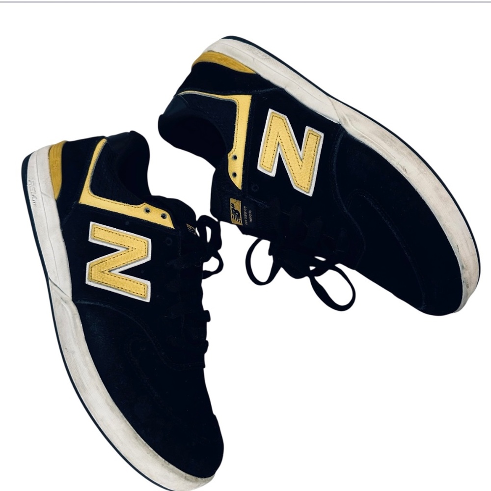 UsedVeryGood_New Balance Suede Black Size 10.5